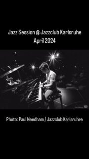 What a nice shot by @paulneedhamfoto 📷 from the last Jazz Session @jazzclub_karlsruhe 🎹🎵👍
#Pianist #Piano #Jazz #session #jazzsession #jamsession #jazzpiano #karlsruhe #jazzclub