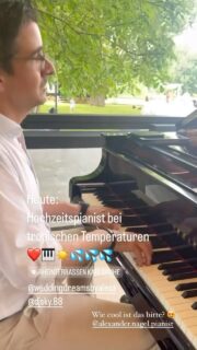 Super nicer Gig 🎹❤️🎵 heute in einer coolen Location! @rheinterrassen_karlsruhe ist echt zu empfehlen, super Team, exklusive Lage direkt am Rhein! Hat echt was! Und für die Mörderhitze kann ja keiner was! :)
Vielen Dank an @weddingdreamsbyalexa für den Gig und die reibungslose Organisation!
Grüße an @djsky.88 - Rock die Hütte, ich genieß jetzt meinen Feierabend :)
#Pianist #EventPianist #HochzeitsPianist #Livemusik #EventMusik #HochzeitsMusik #PianistFürHochzeit #Karlsruhe #Stuttgart #Heidelberg #Baden-Baden #Mannheim #Frankfurt #Trauung #MusikZurTrauung