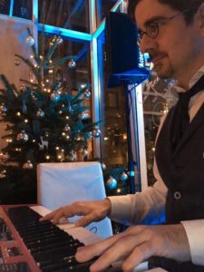 Pianist Weihnachtsfeier